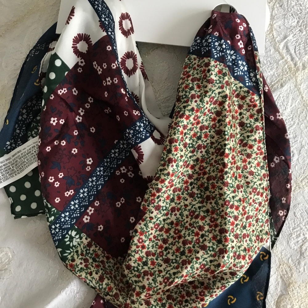 Gorgeous scarf brand new you can wear as a top
